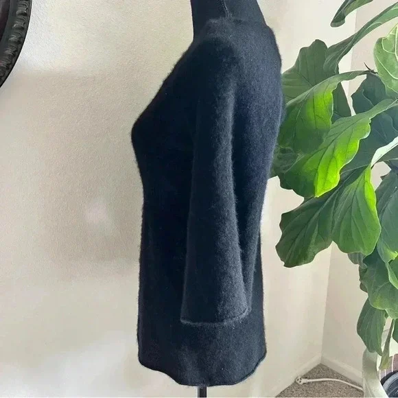 Aqua Women’s Black Low Cut 3/4 Bell Sleeve 100% Cashmere Sweater Jumper Medium - Picture 5 of 14